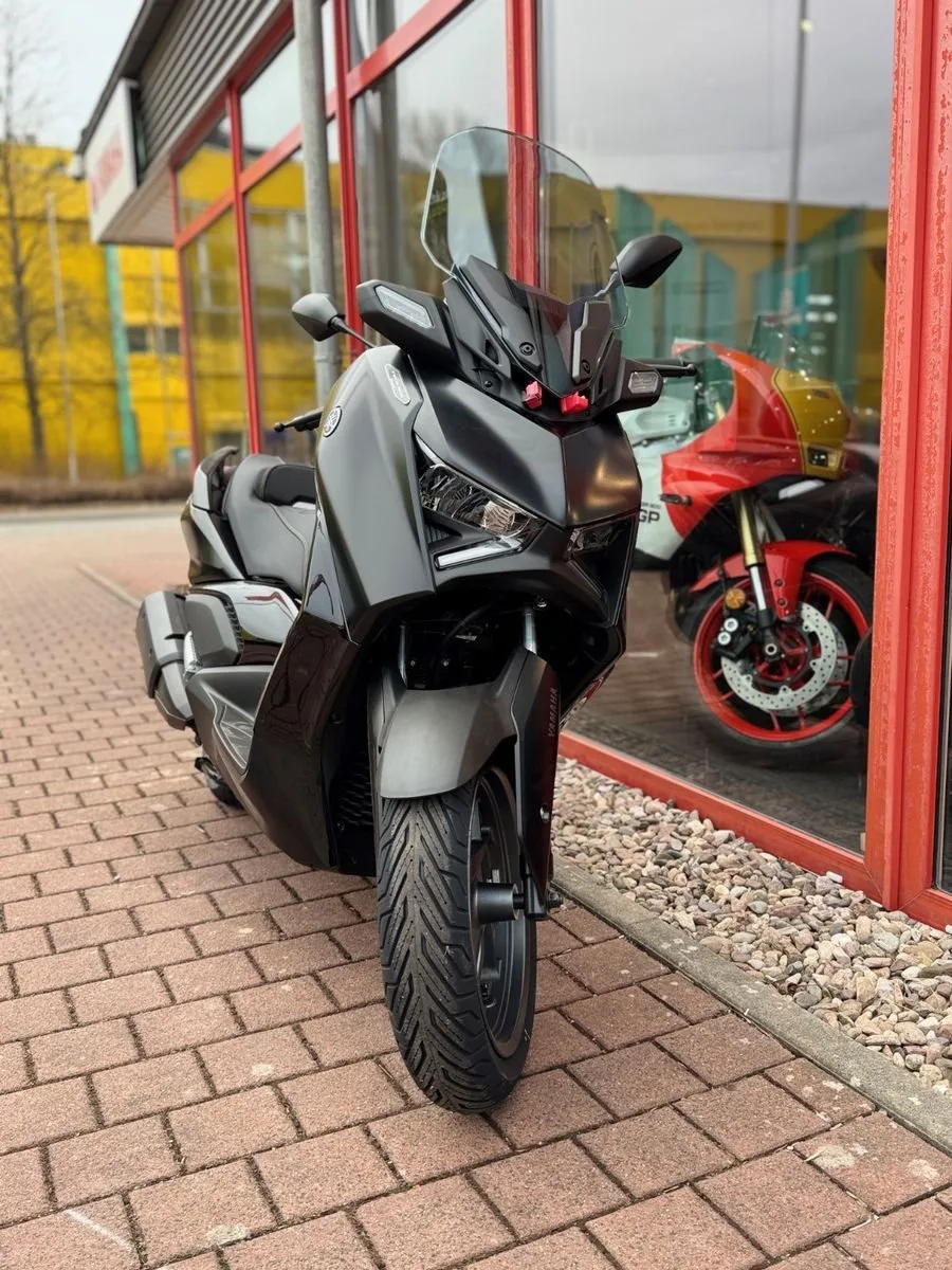 Yamaha XMAX 300 Tech MAX+