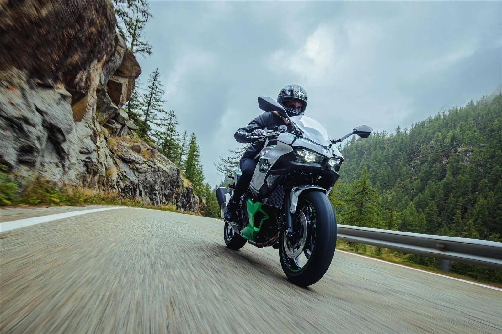 Kawasaki Ninja 7 Hybrid
