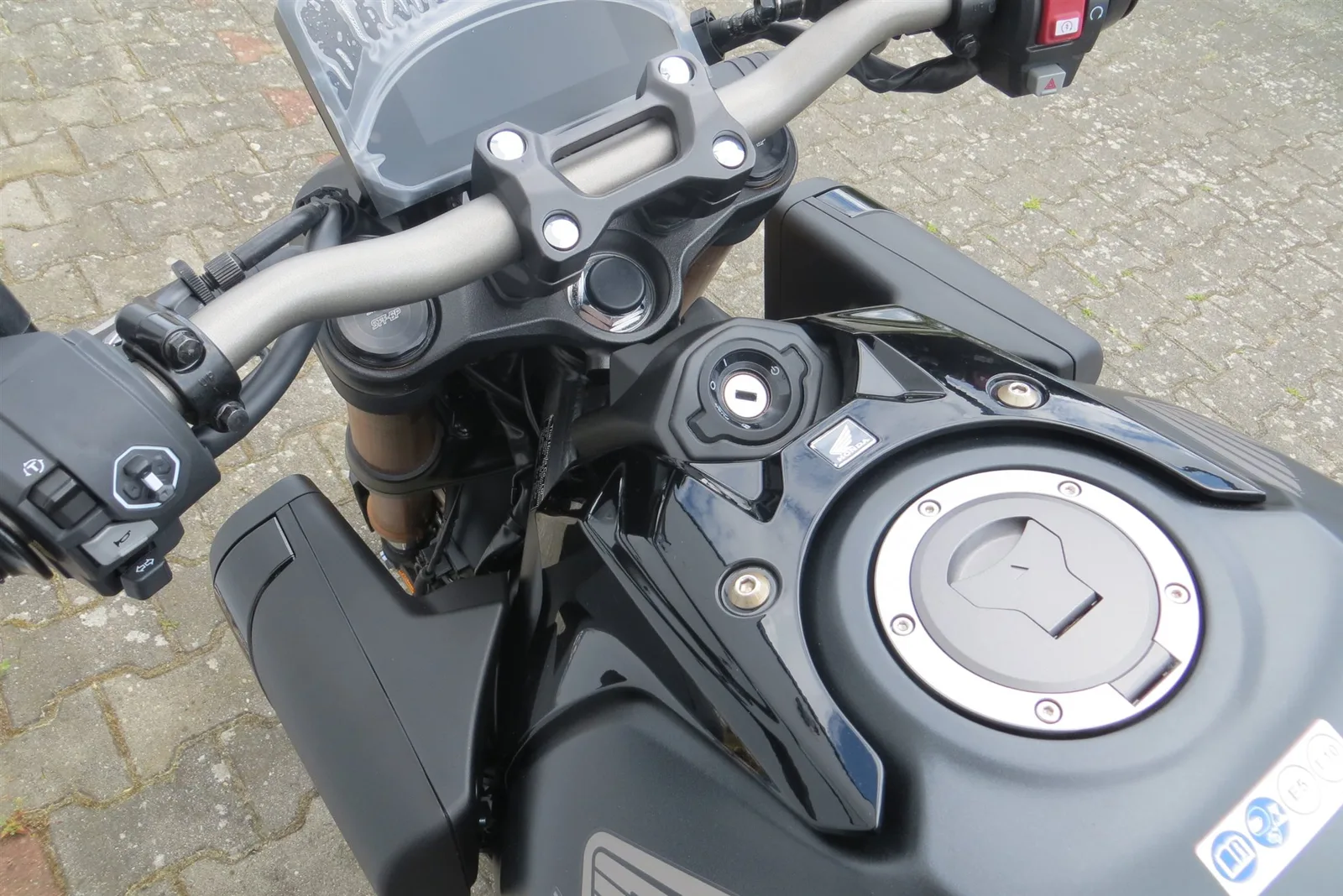 Honda CB650R E-Clutch Finanzierung ab 109,-€ mtl. - A2 möglich - NEU\*