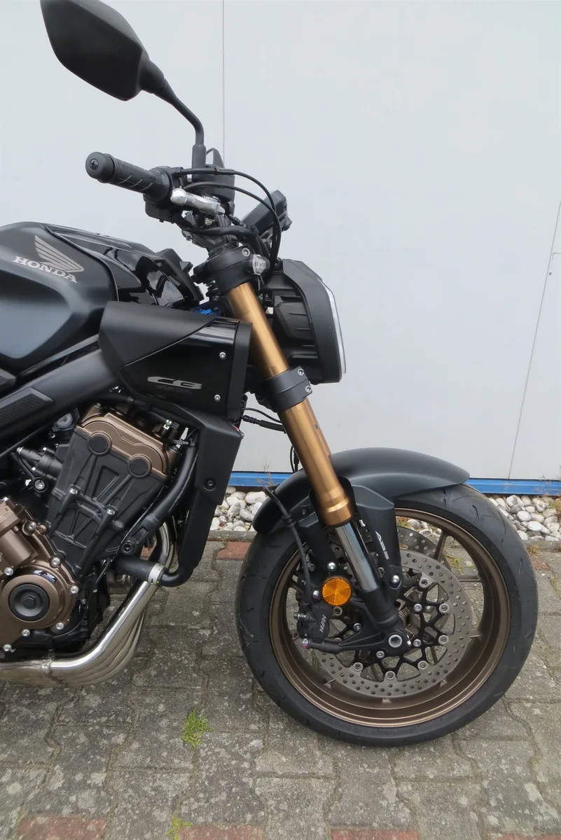 Honda CB650R E-Clutch Finanzierung ab 109,-€ mtl. - A2 möglich - NEU\*