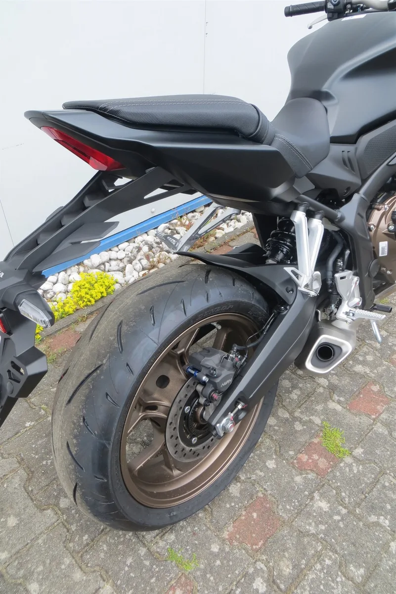 Honda CB650R E-Clutch Finanzierung ab 109,-€ mtl. - A2 möglich - NEU\*