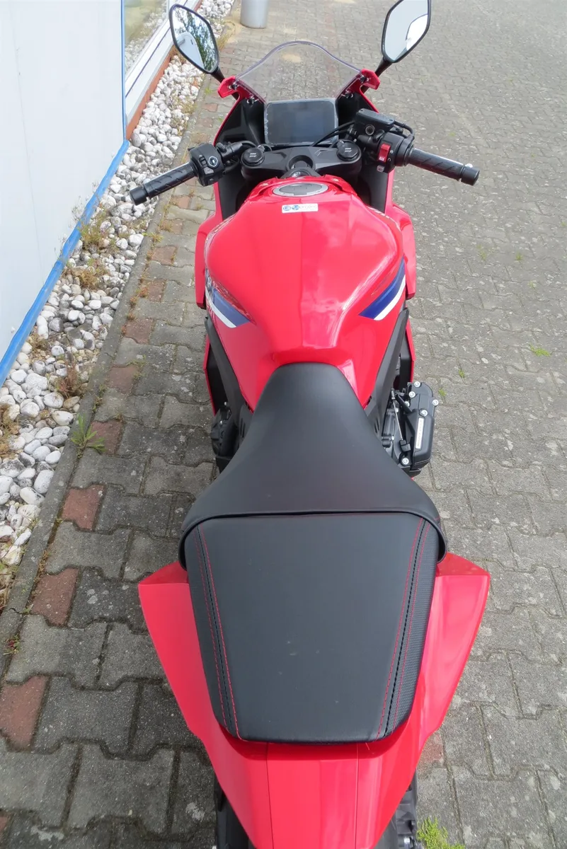 Honda CBR650R E-Clutch Neufahrzeug - Finanzierung