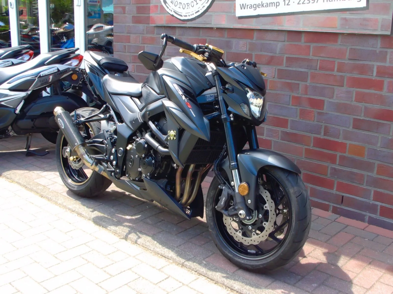 Suzuki GSX-S750