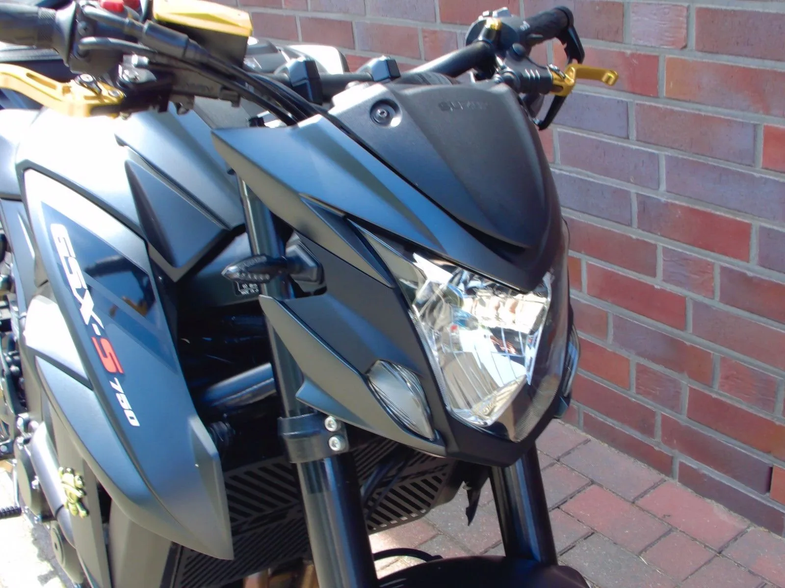 Suzuki GSX-S750