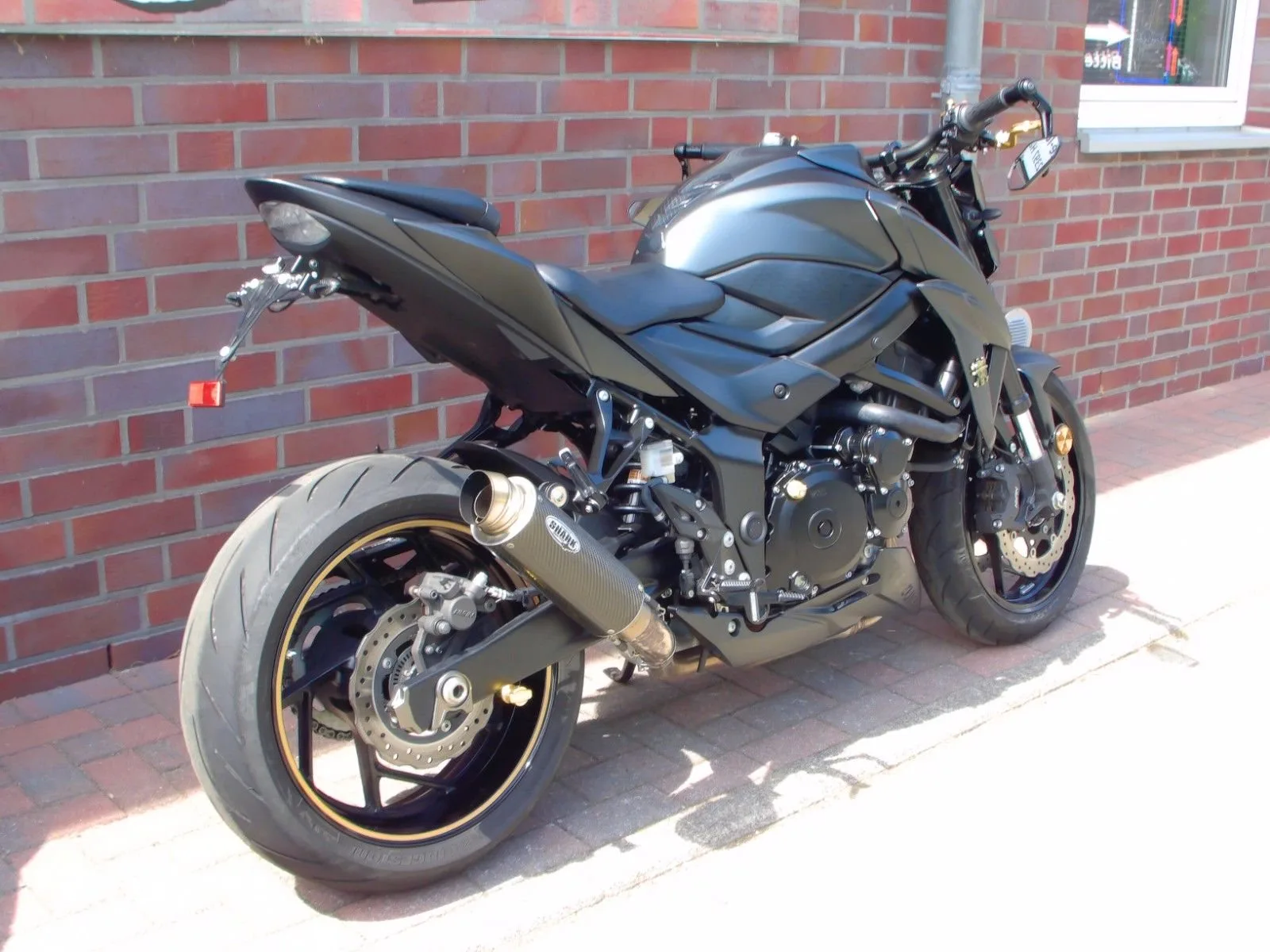 Suzuki GSX-S750