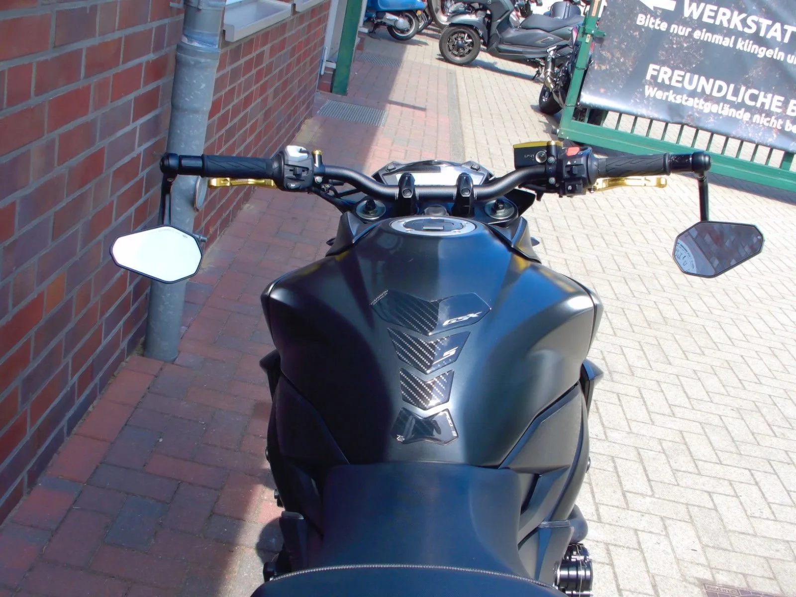 Suzuki GSX-S750