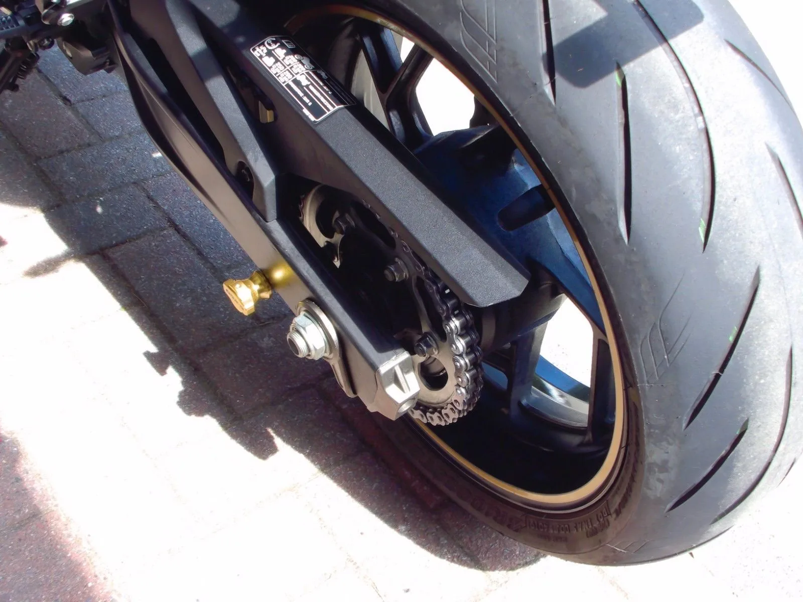 Suzuki GSX-S750