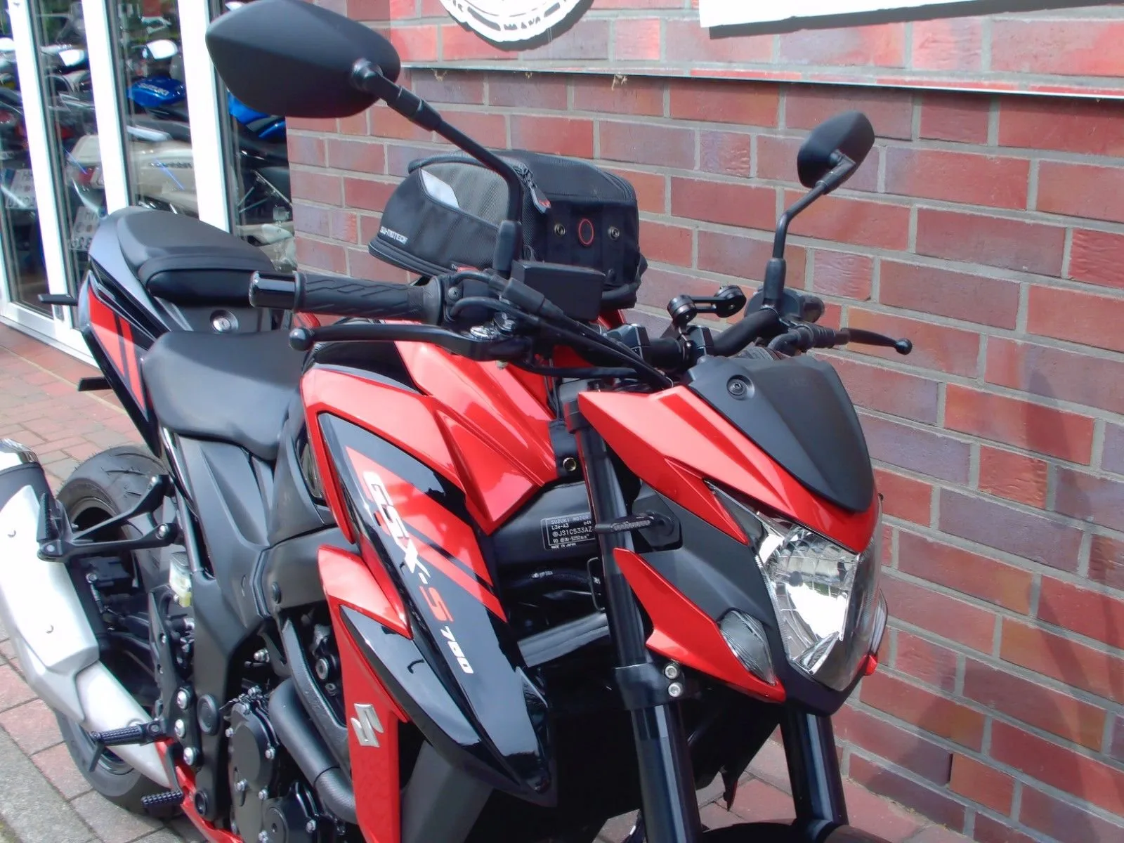 Suzuki GSX-S750