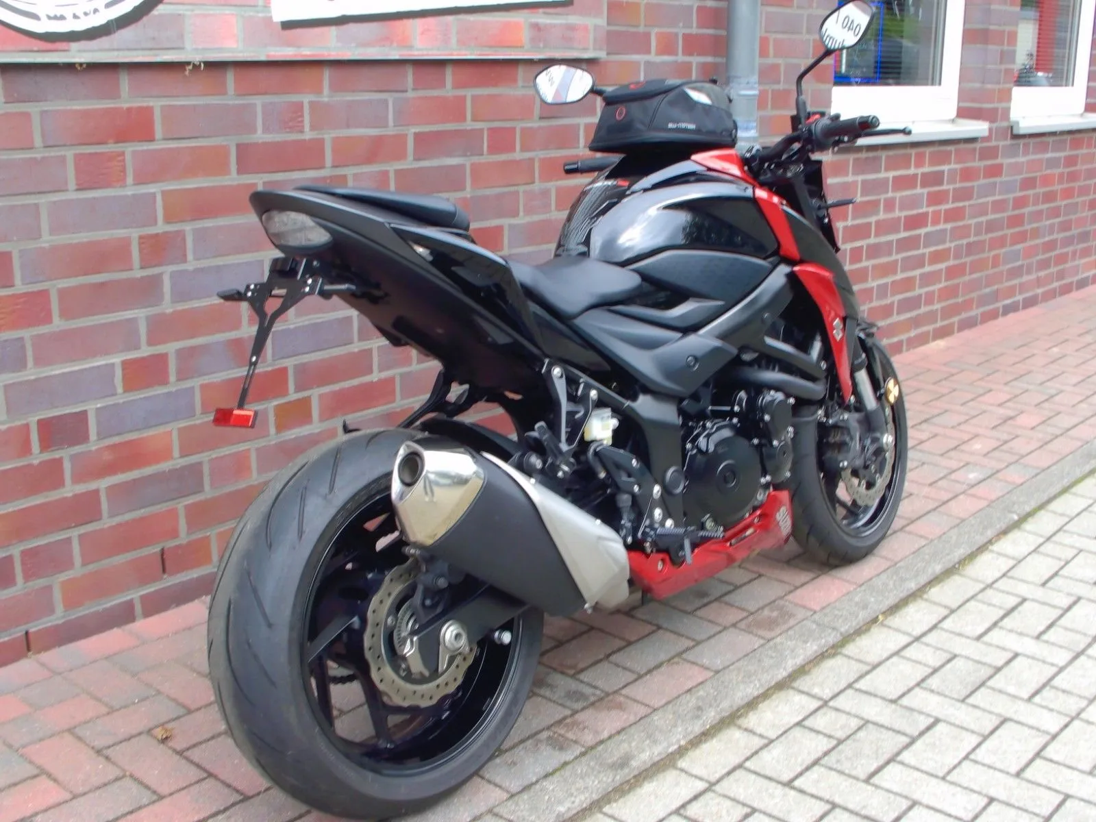 Suzuki GSX-S750