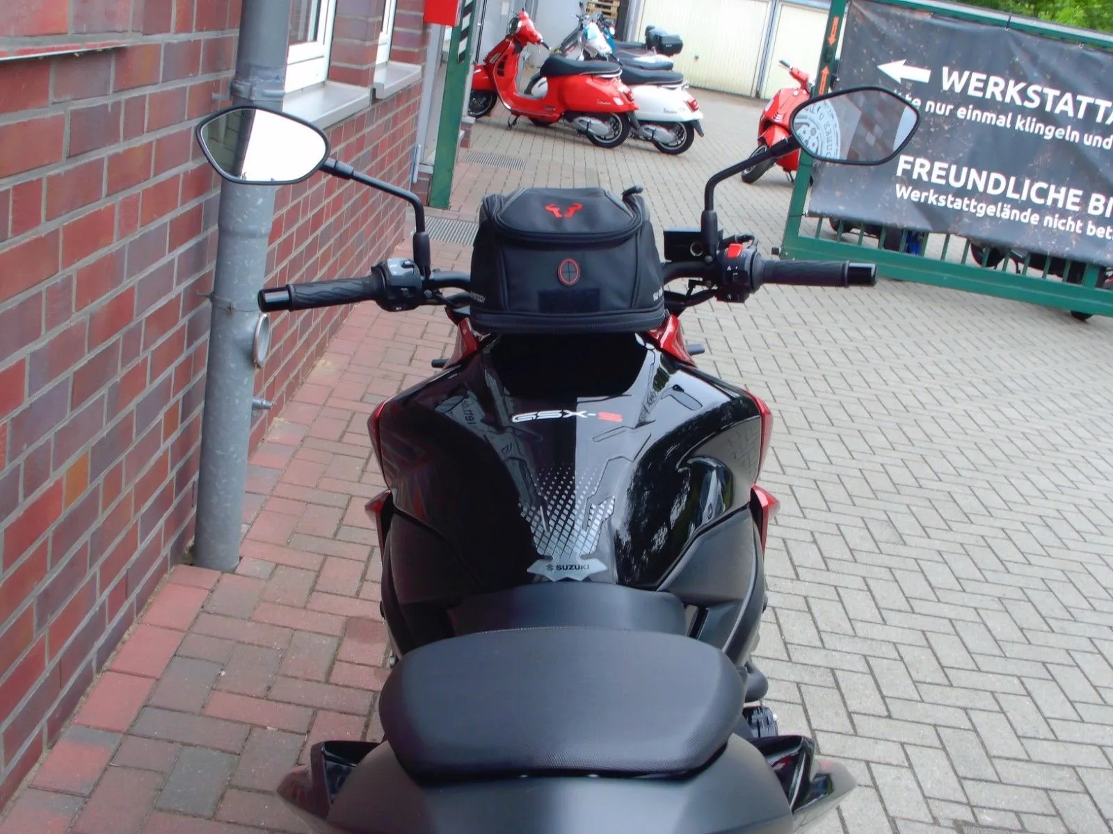 Suzuki GSX-S750