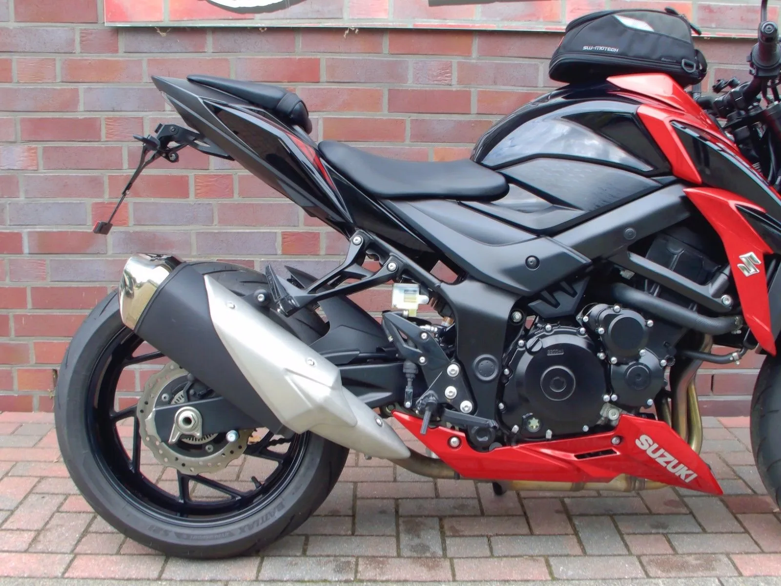 Suzuki GSX-S750