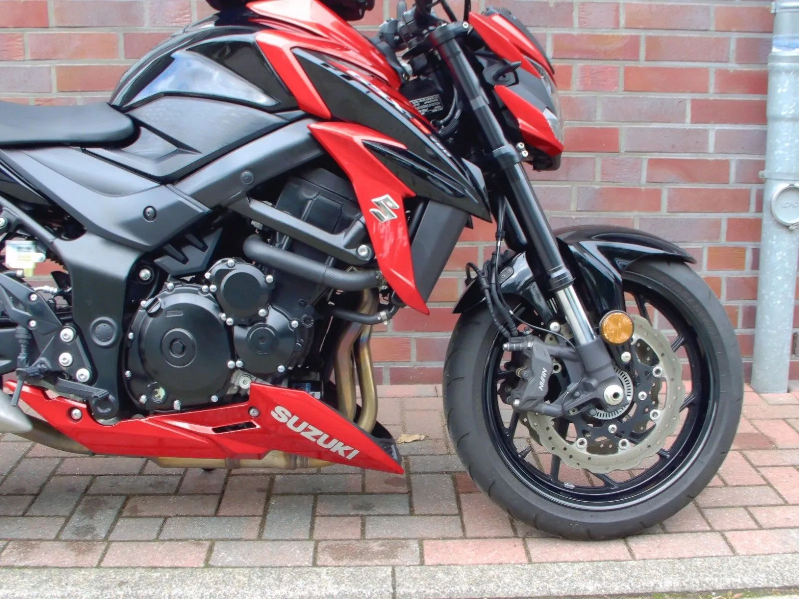 Suzuki GSX-S750
