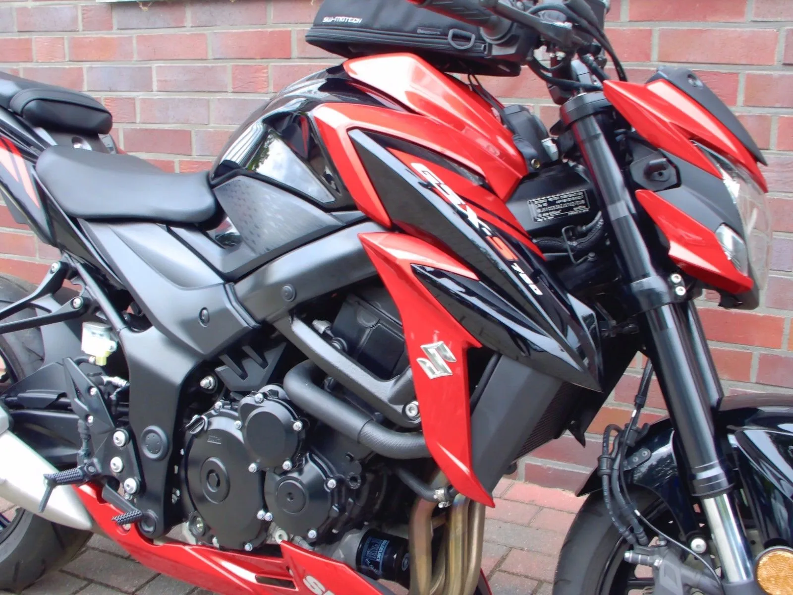 Suzuki GSX-S750