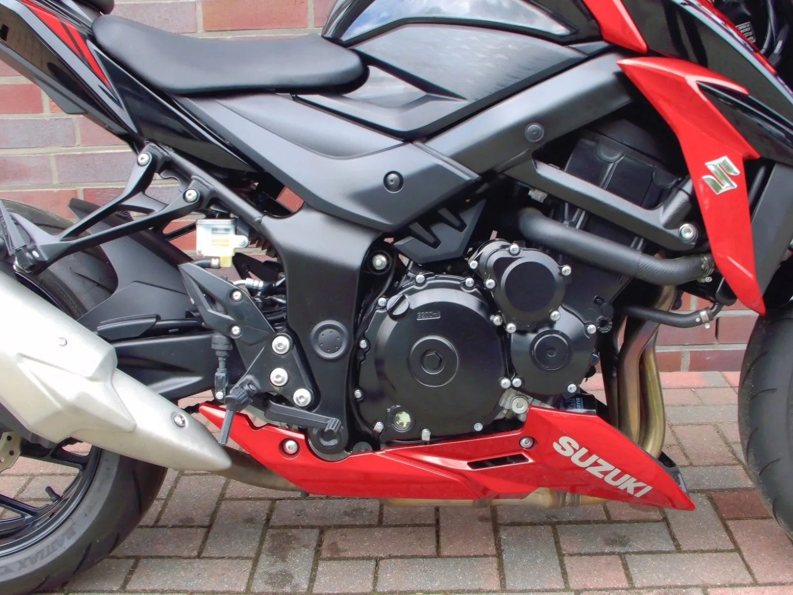 Suzuki GSX-S750