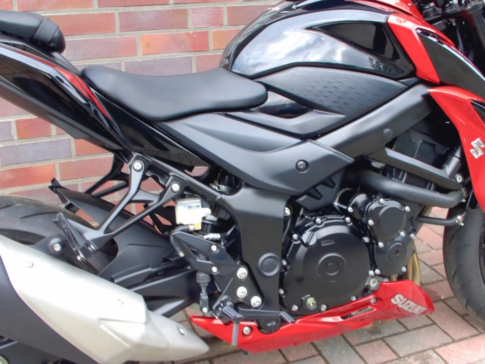 Suzuki GSX-S750