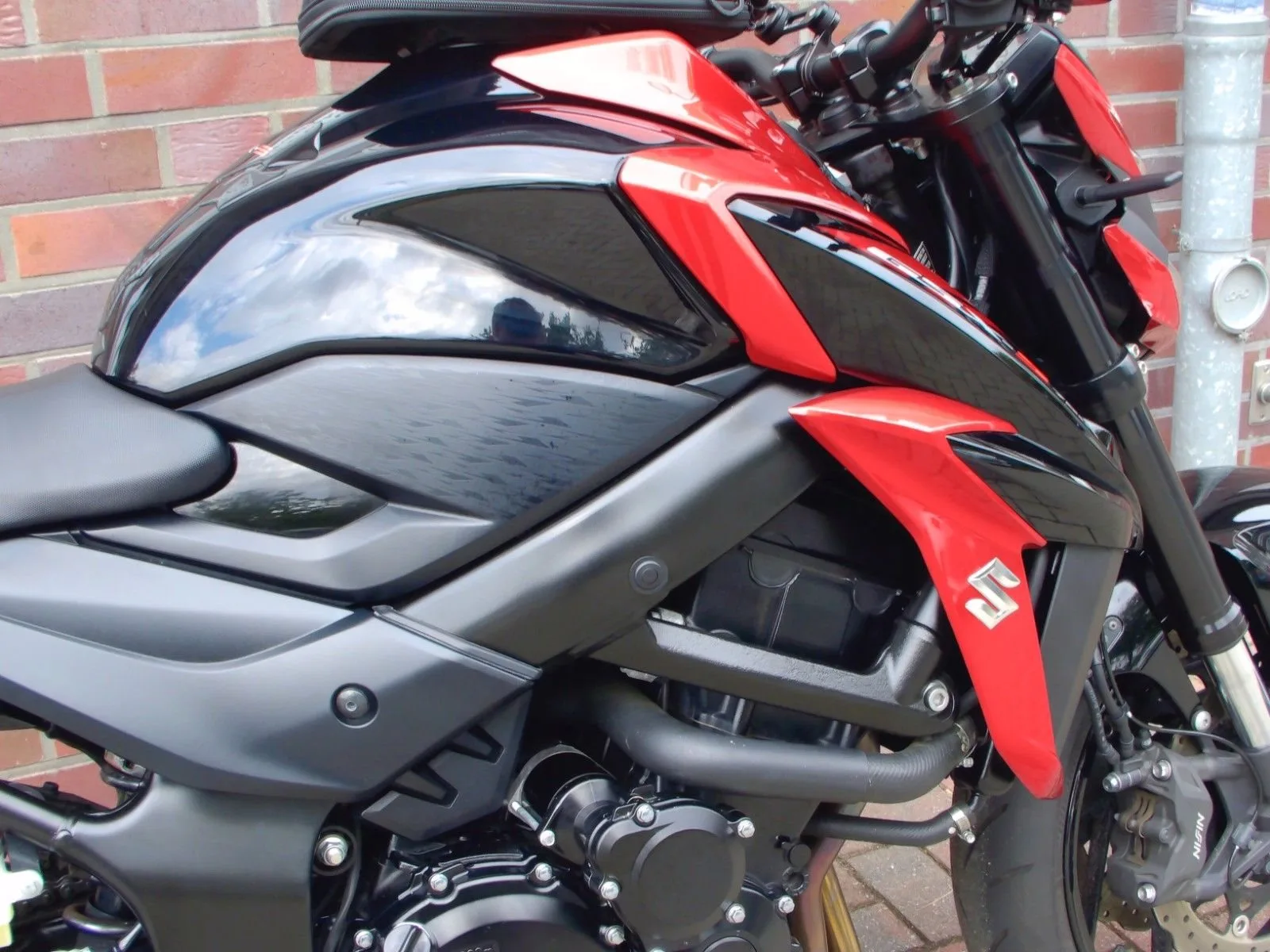Suzuki GSX-S750