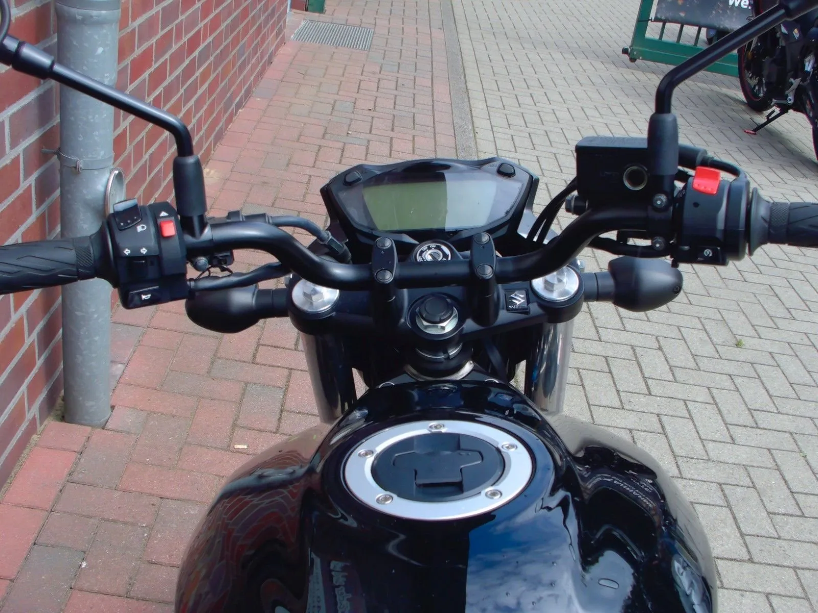 Suzuki SV650 ABS 1. Hand
