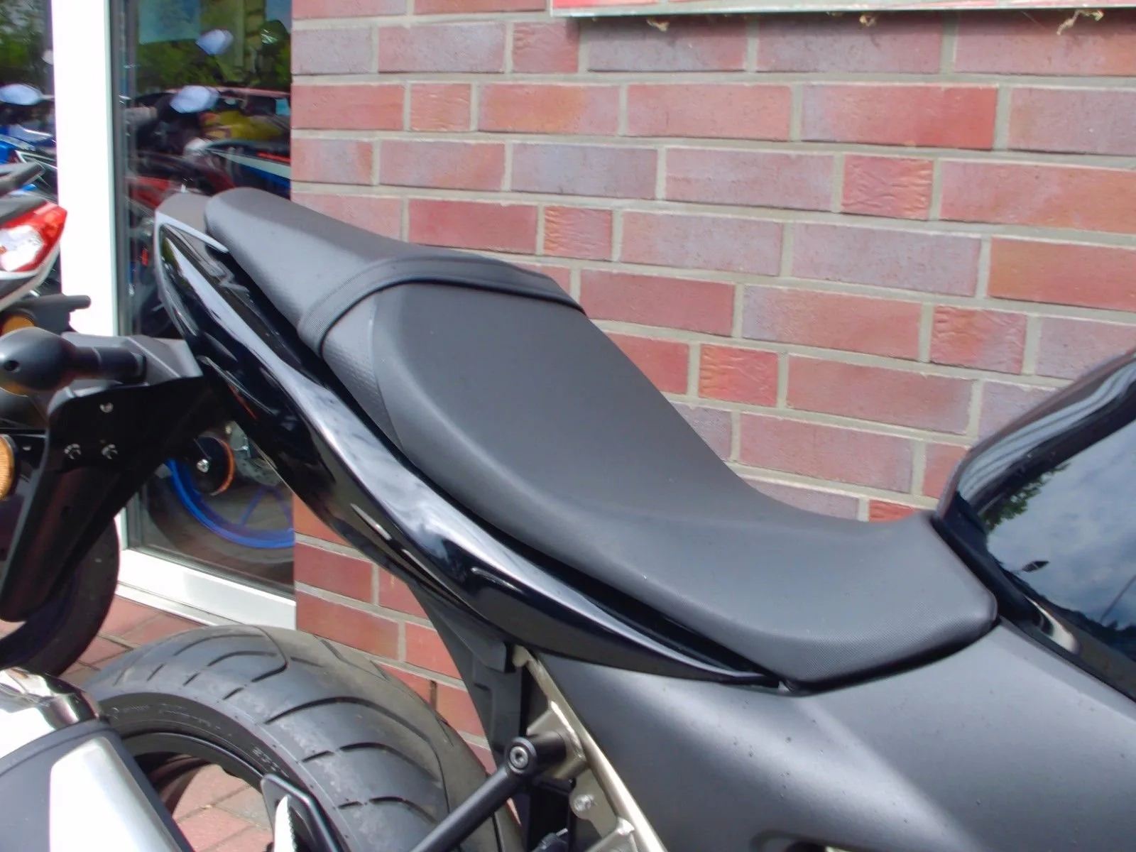 Suzuki SV650 ABS 1. Hand