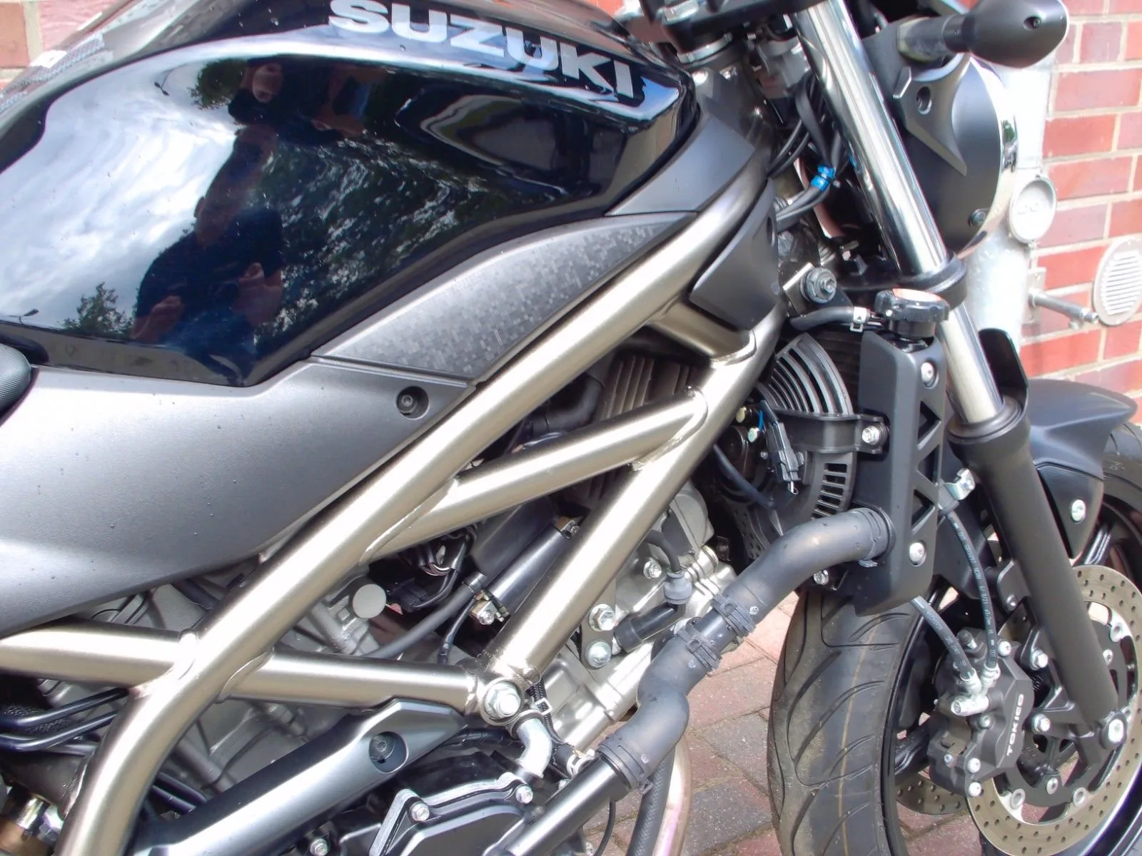 Suzuki SV650 ABS 1. Hand