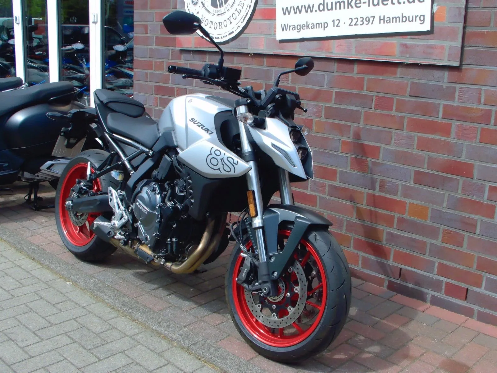 Suzuki GSX-8S