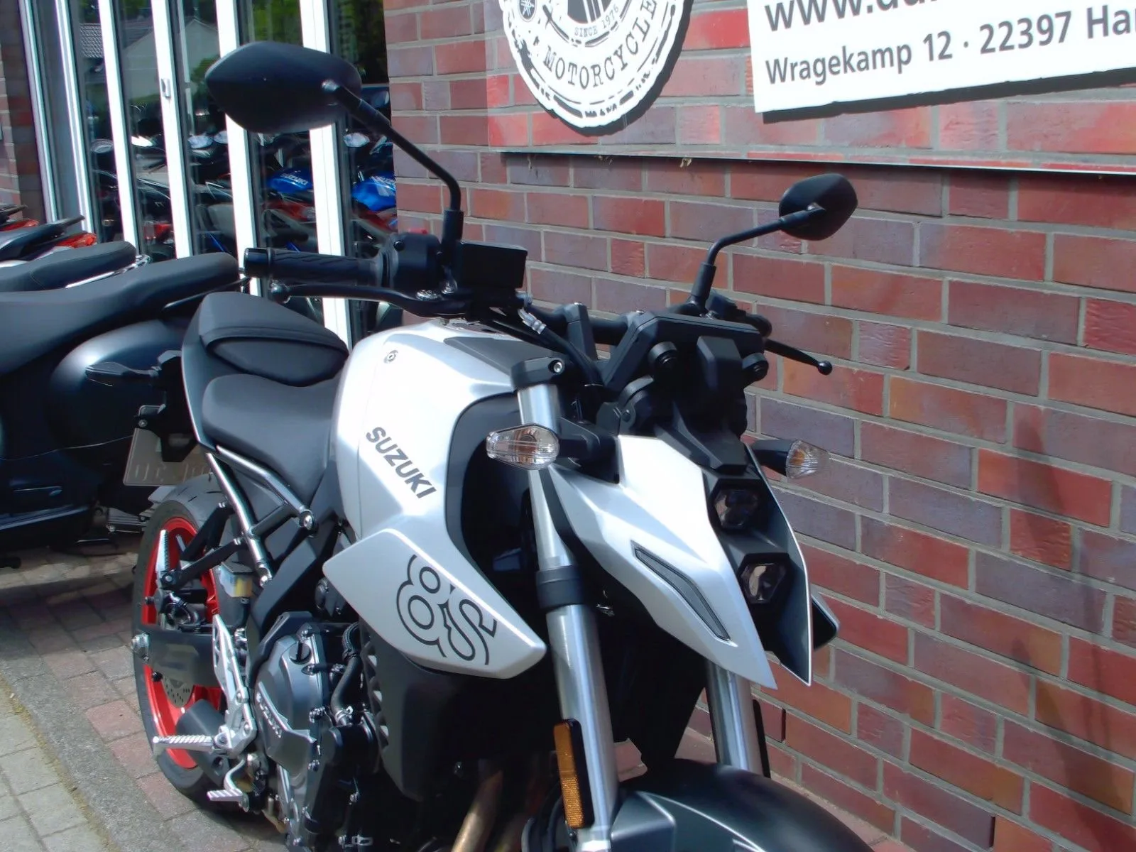 Suzuki GSX-8S