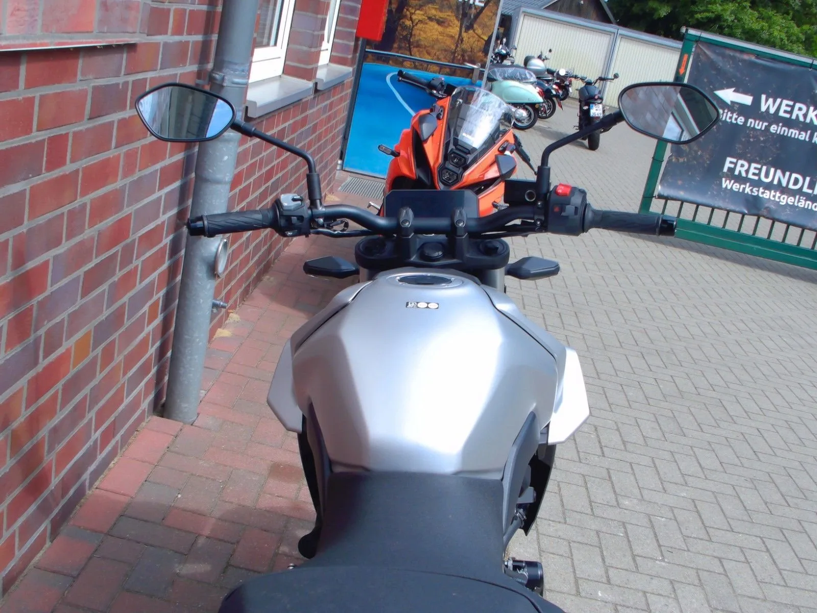 Suzuki GSX-8S