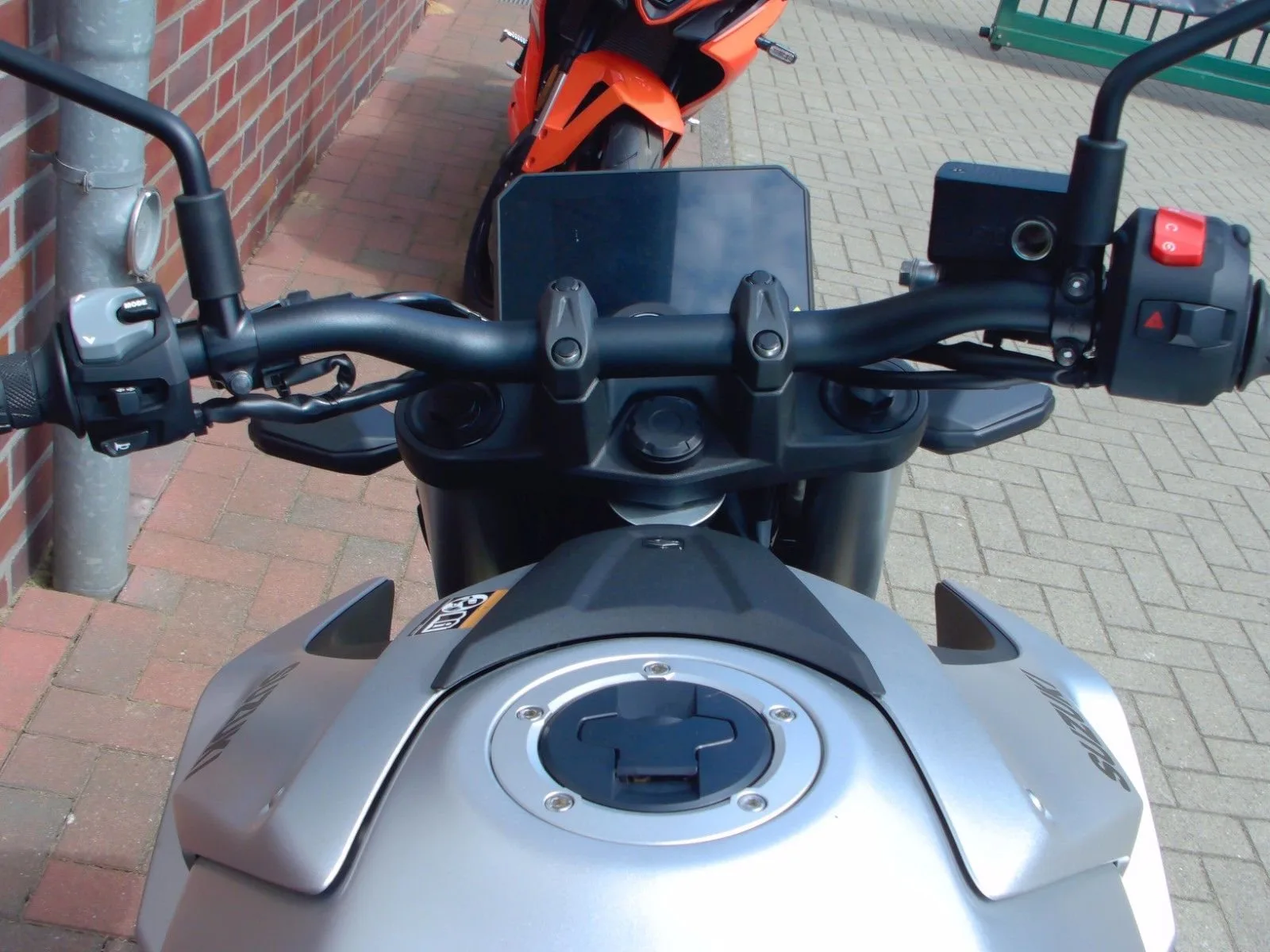 Suzuki GSX-8S