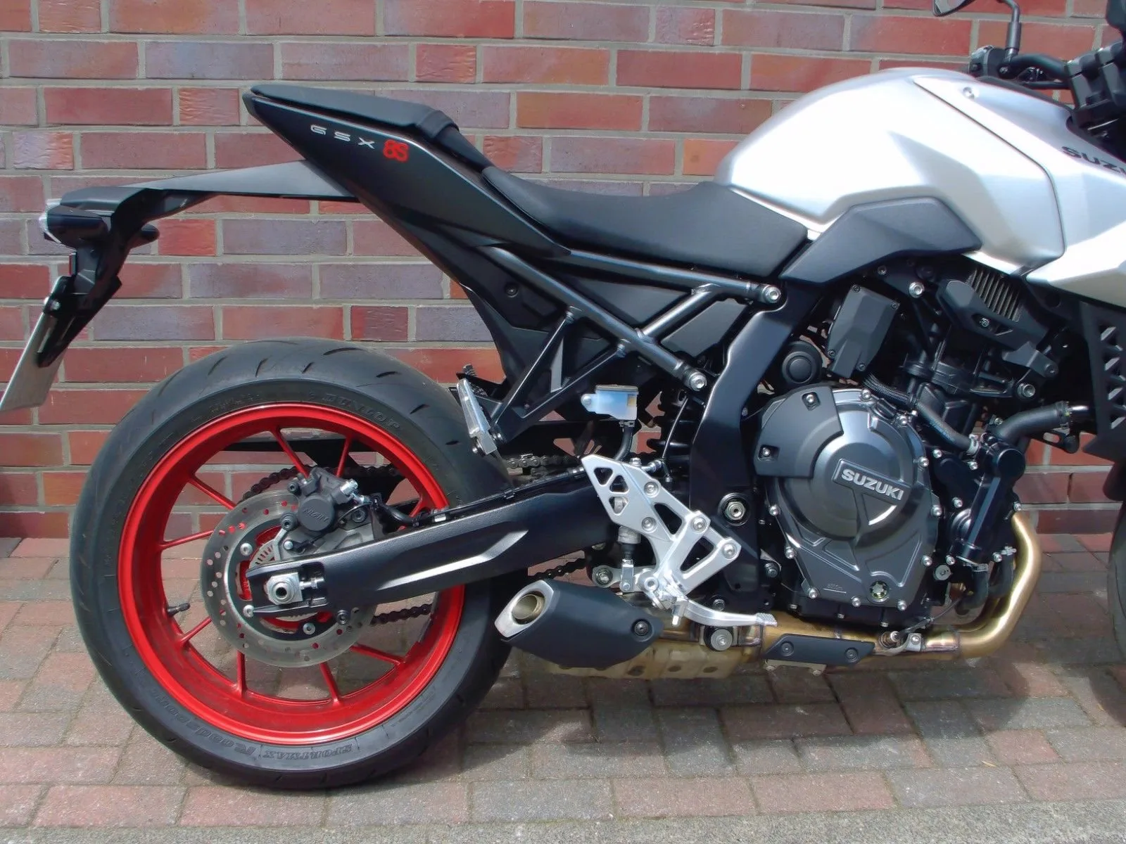 Suzuki GSX-8S