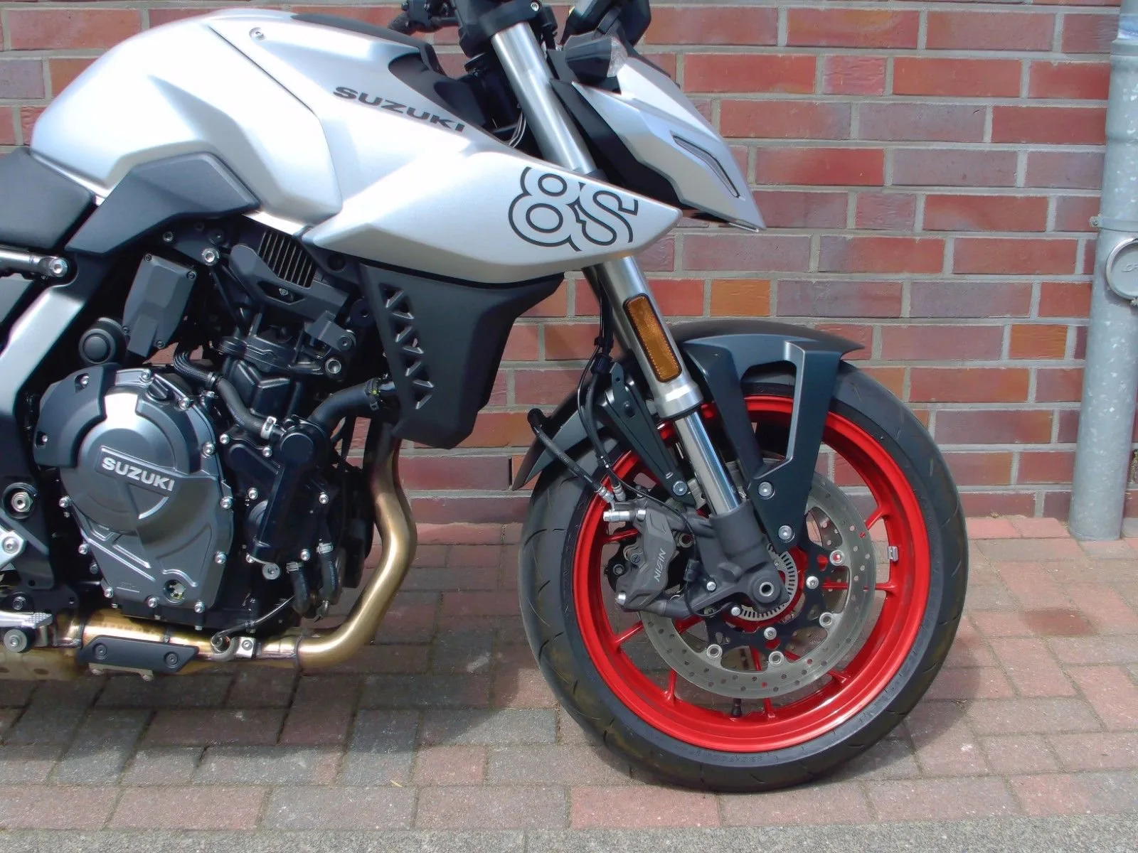 Suzuki GSX-8S