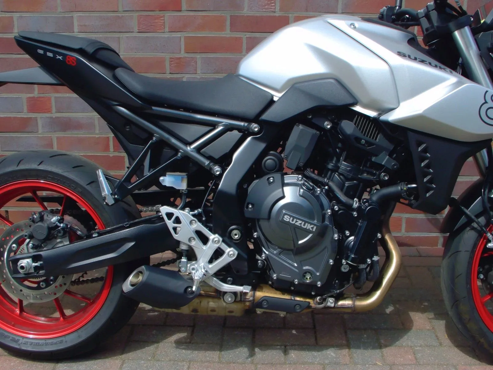 Suzuki GSX-8S