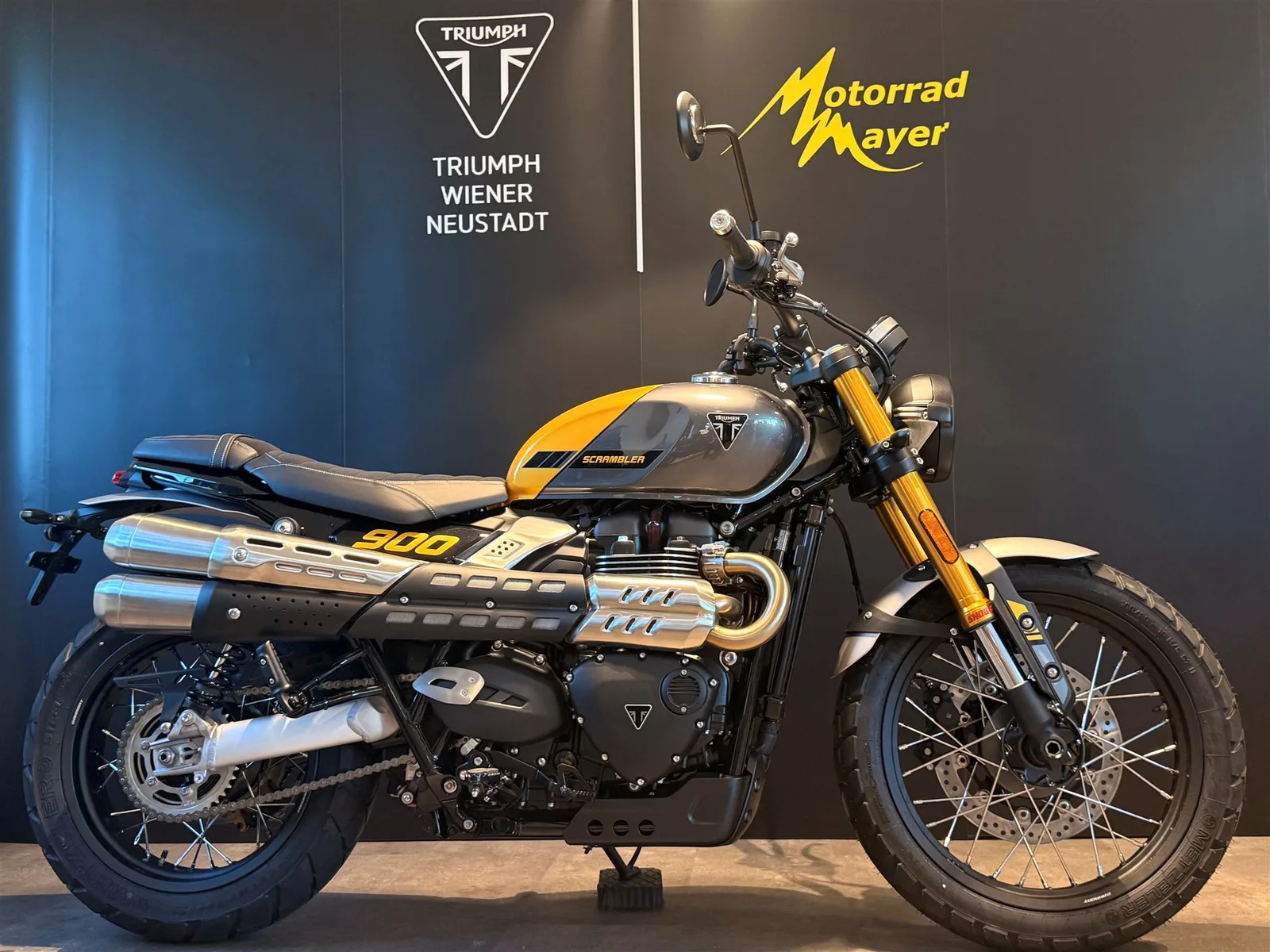 Triumph Scrambler 900 Mineral Grey / Cosmic Yellow