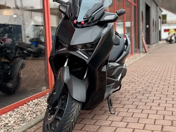 Yamaha XMAX 300 Tech MAX+