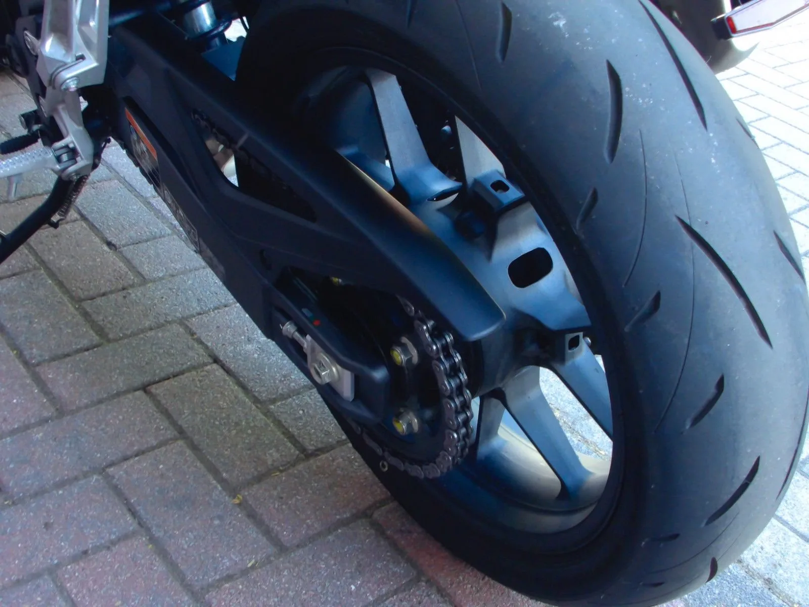 Honda CB750 Hornet CB 750 Hornet ABS \* 1. Hand \*