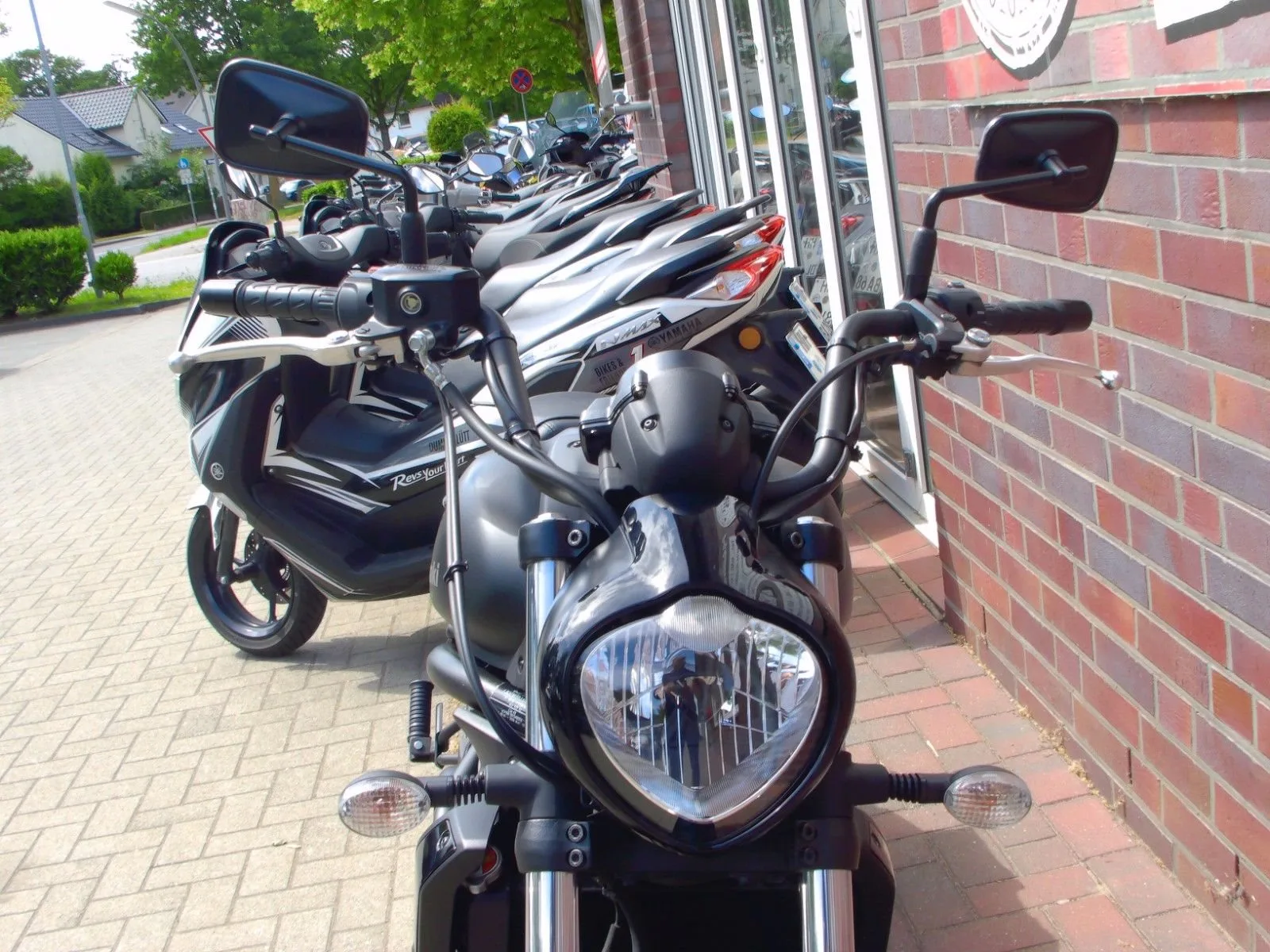 Kawasaki Vulcan S ABS 1. Hand