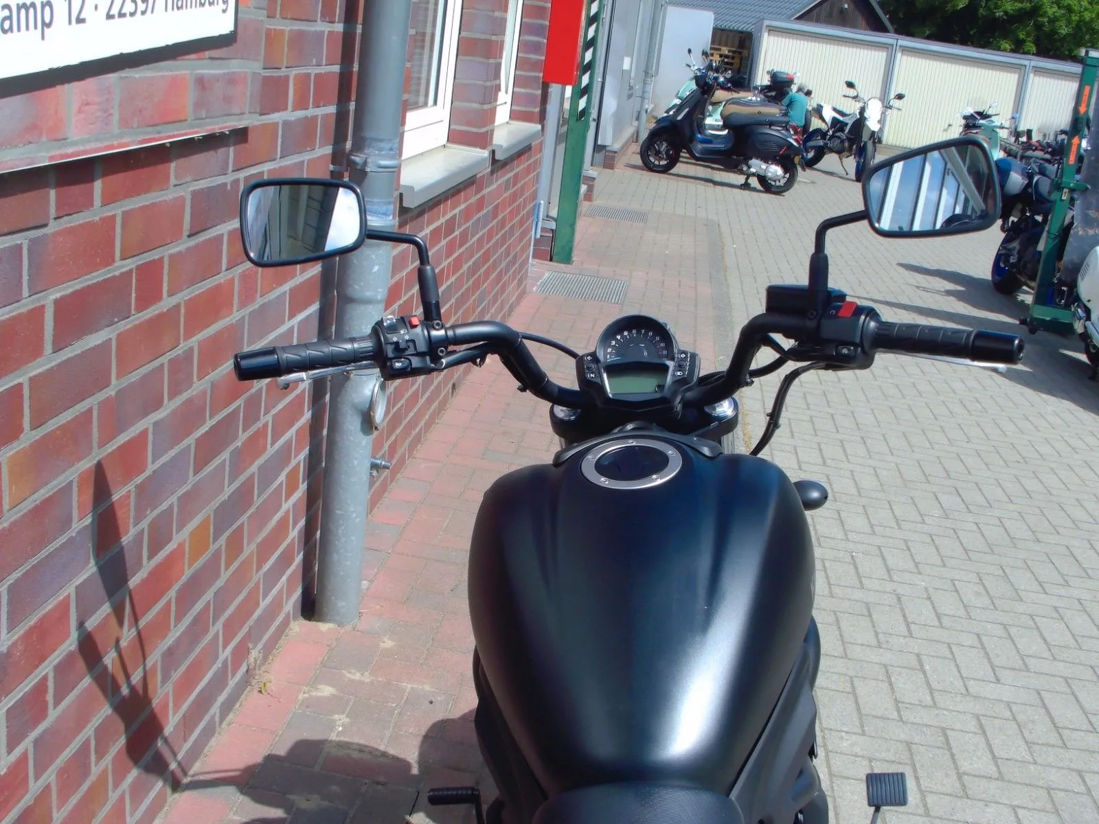 Kawasaki Vulcan S ABS 1. Hand