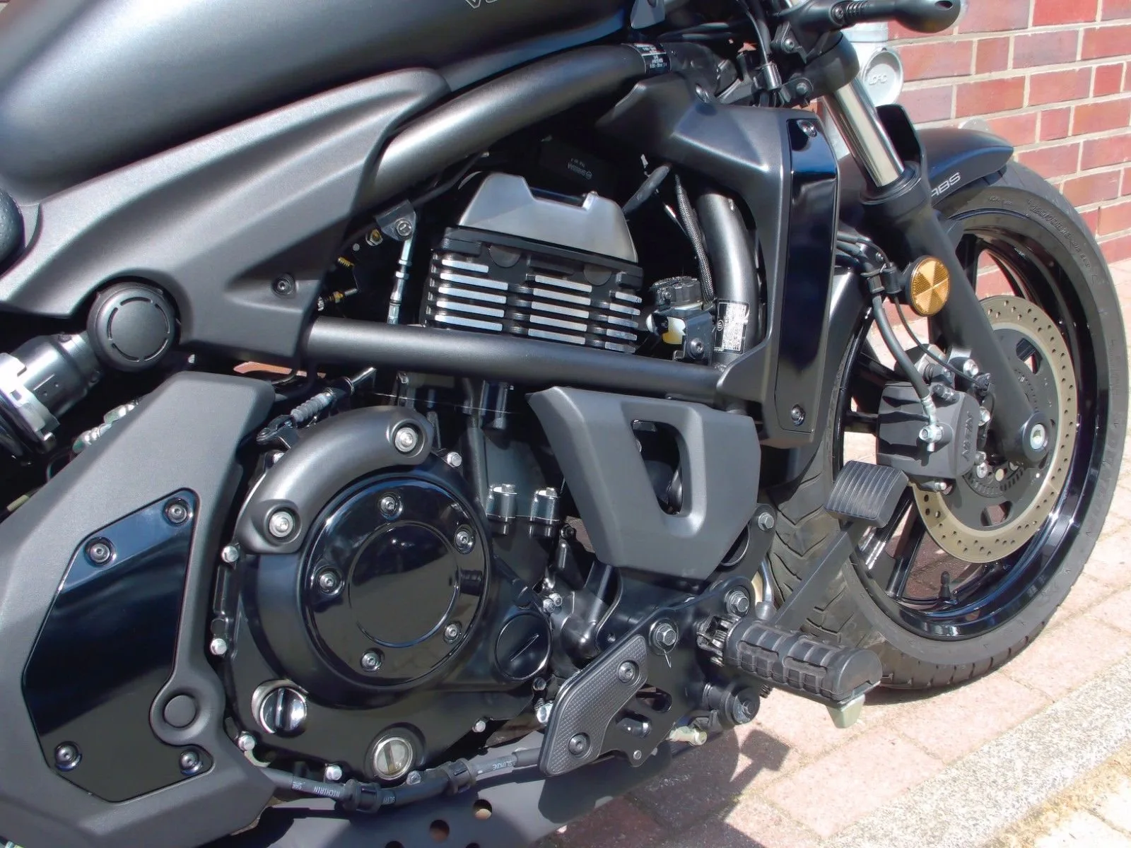 Kawasaki Vulcan S ABS 1. Hand