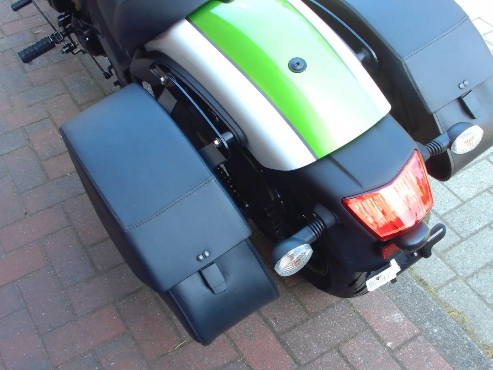 Kawasaki Vulcan S ABS 1. Hand