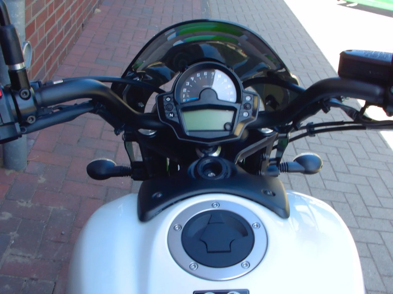 Kawasaki Vulcan S ABS 1. Hand