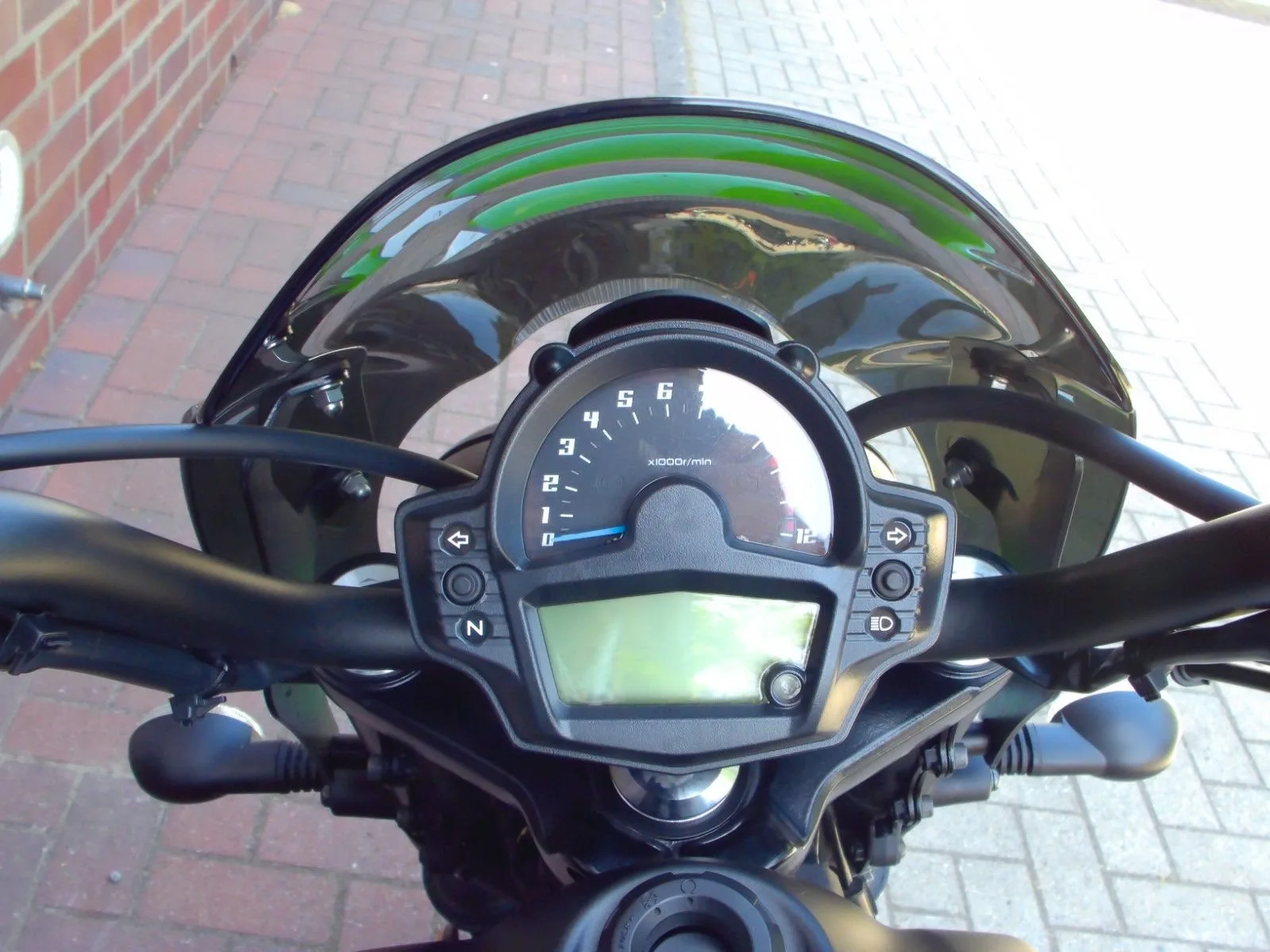 Kawasaki Vulcan S ABS 1. Hand