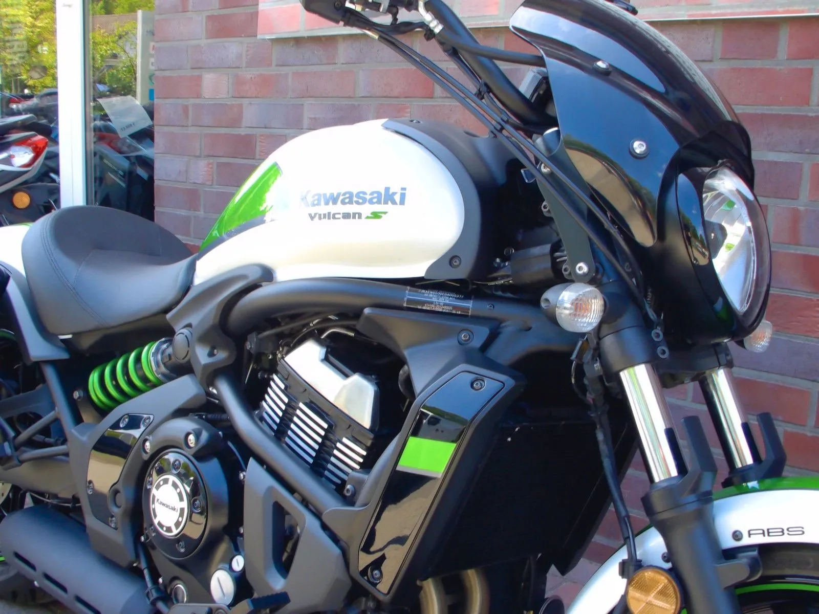 Kawasaki Vulcan S ABS 1. Hand