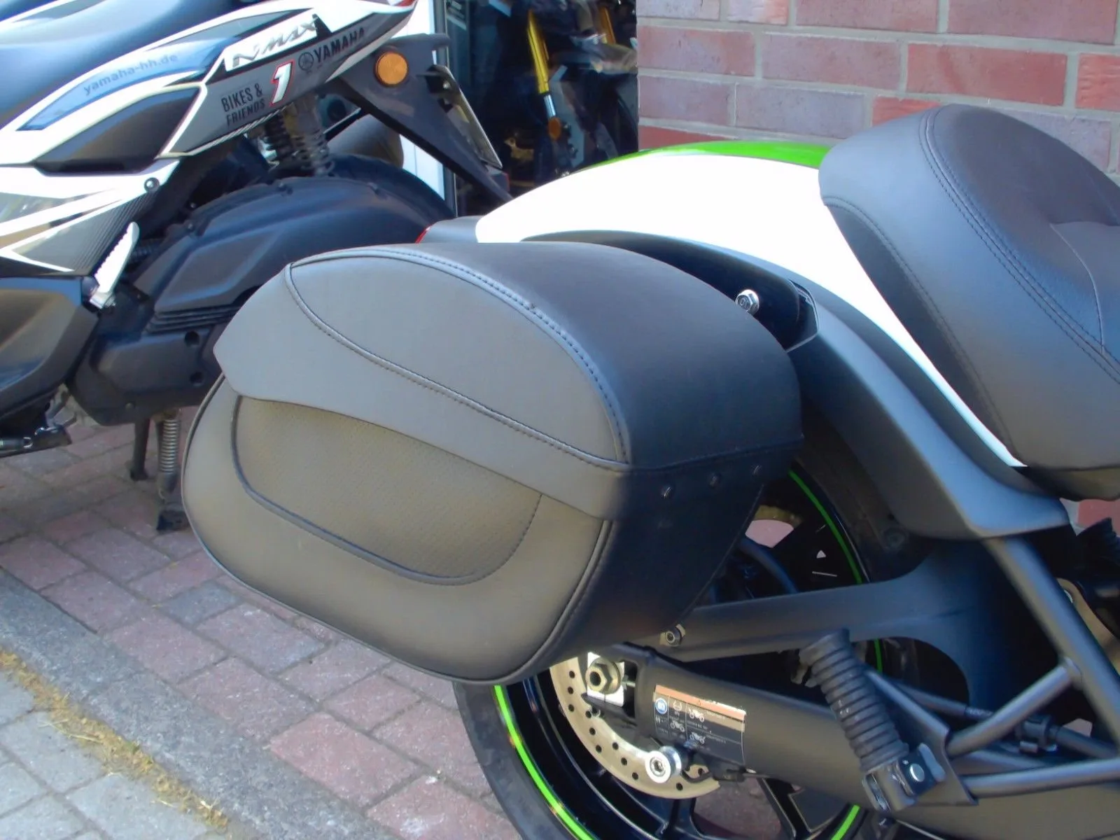Kawasaki Vulcan S ABS 1. Hand