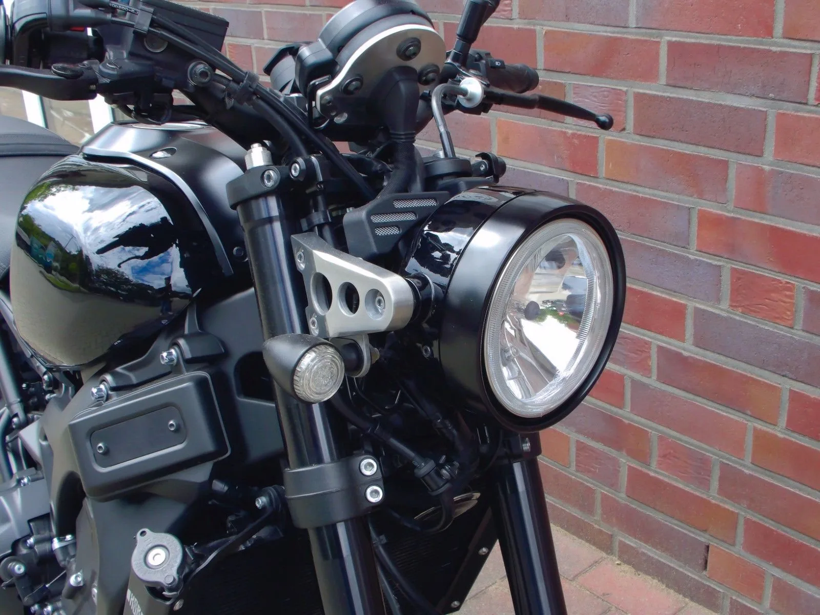 Yamaha XSR900 ABS 1. Hand