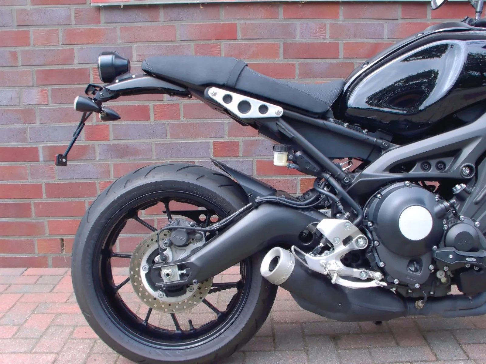 Yamaha XSR900 ABS 1. Hand