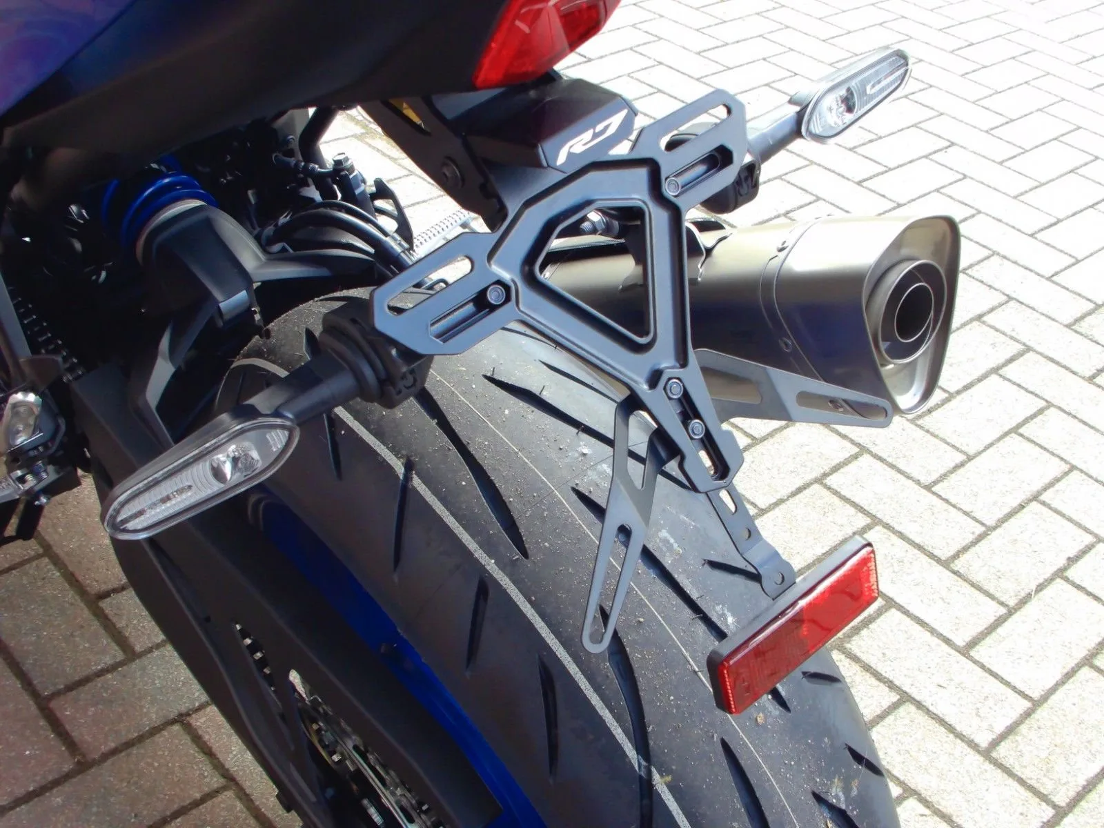 Yamaha R7