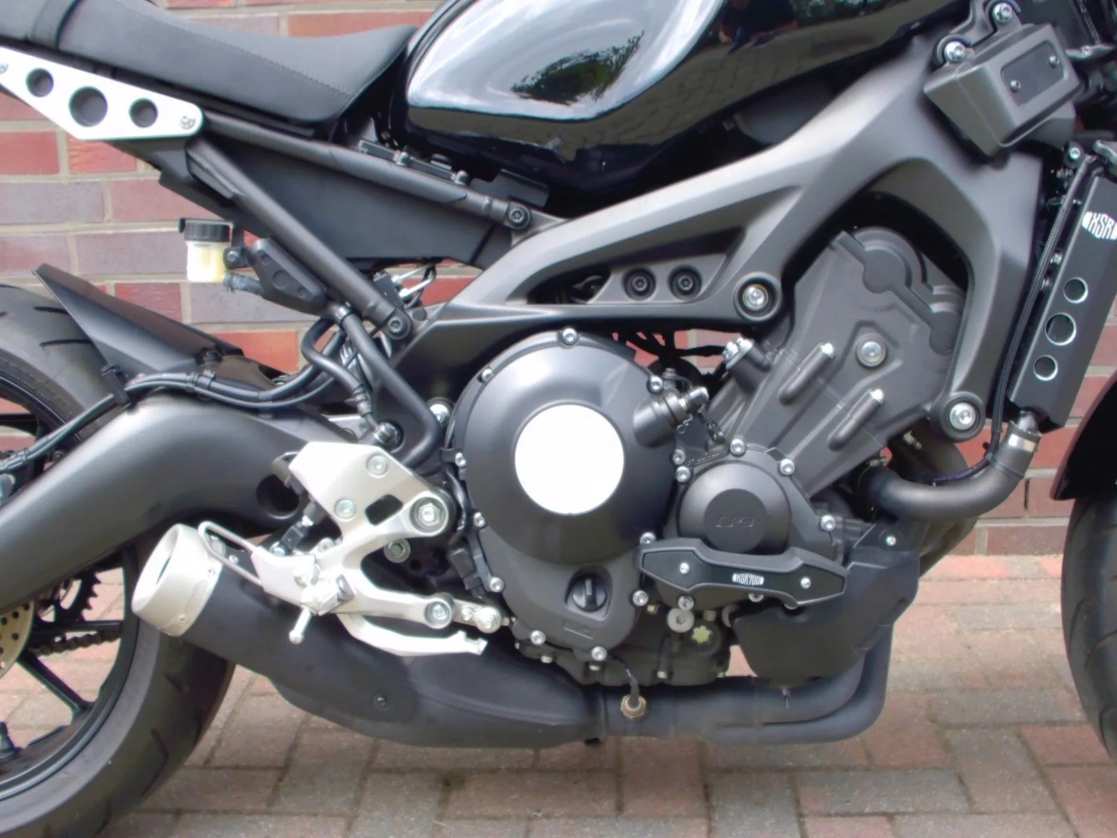 Yamaha XSR900 ABS 1. Hand