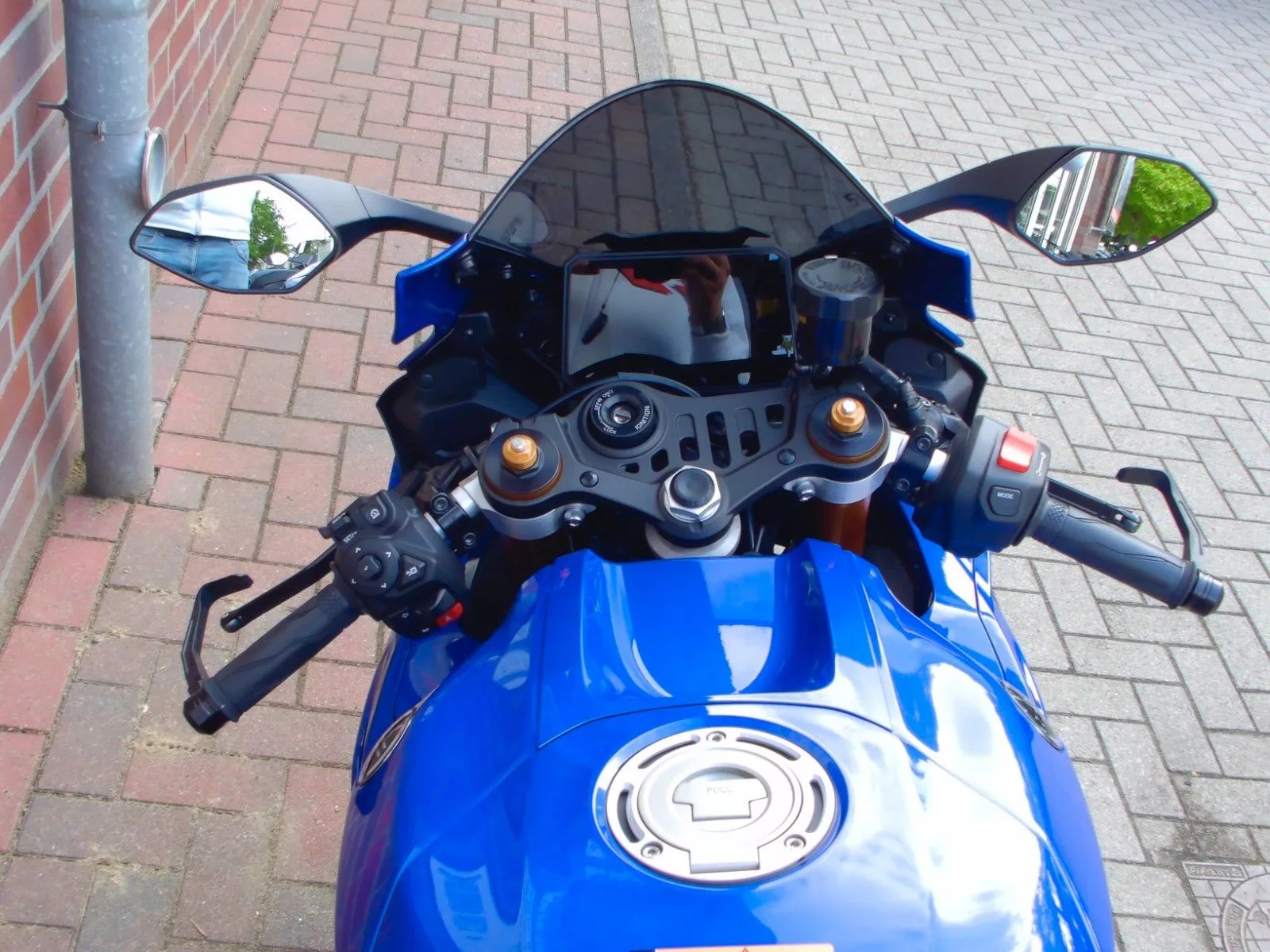 Yamaha R7