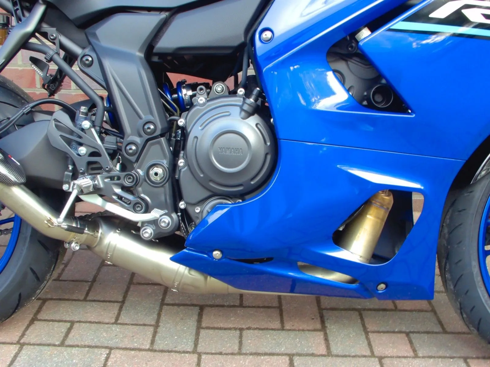 Yamaha R7