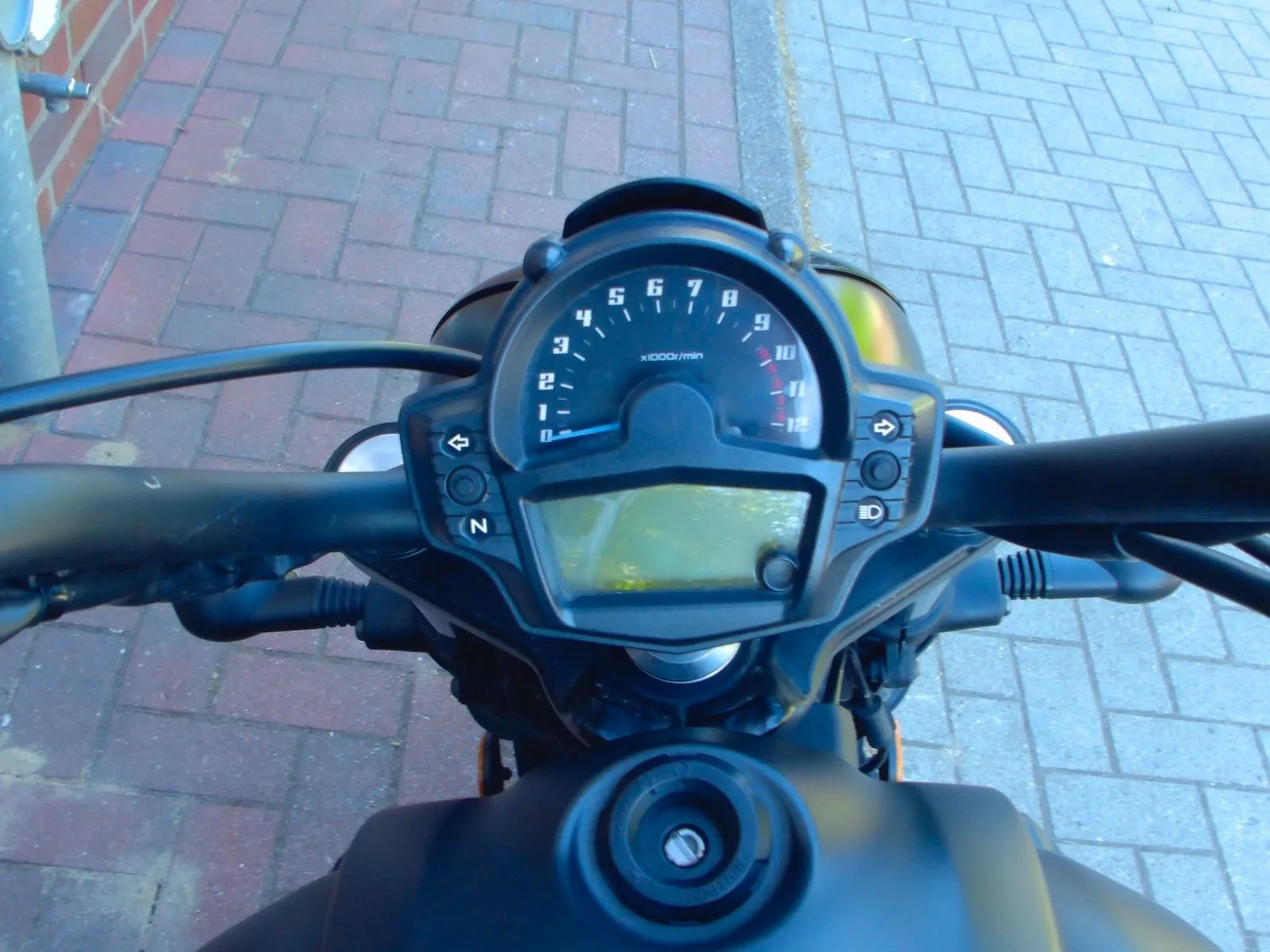 Kawasaki Vulcan S ABS 1. Hand