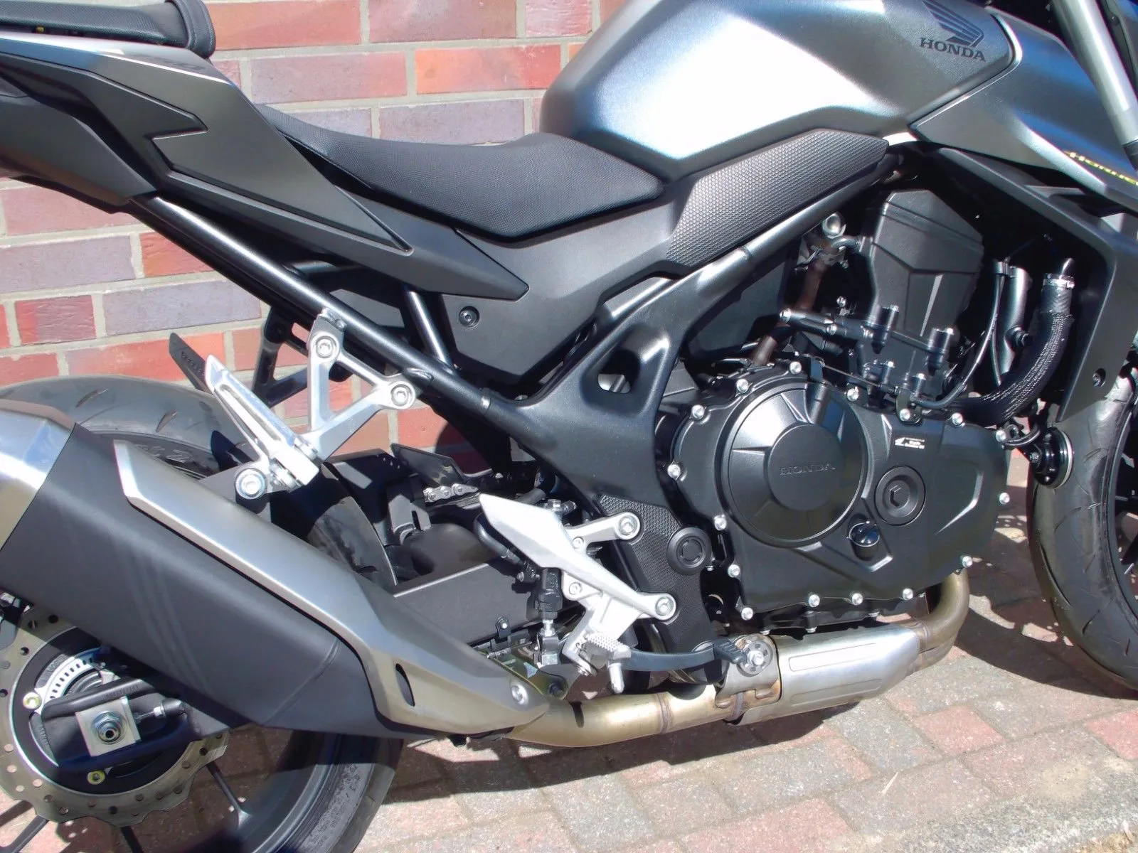 Honda CB750 Hornet CB 750 Hornet ABS \* 1. Hand \*
