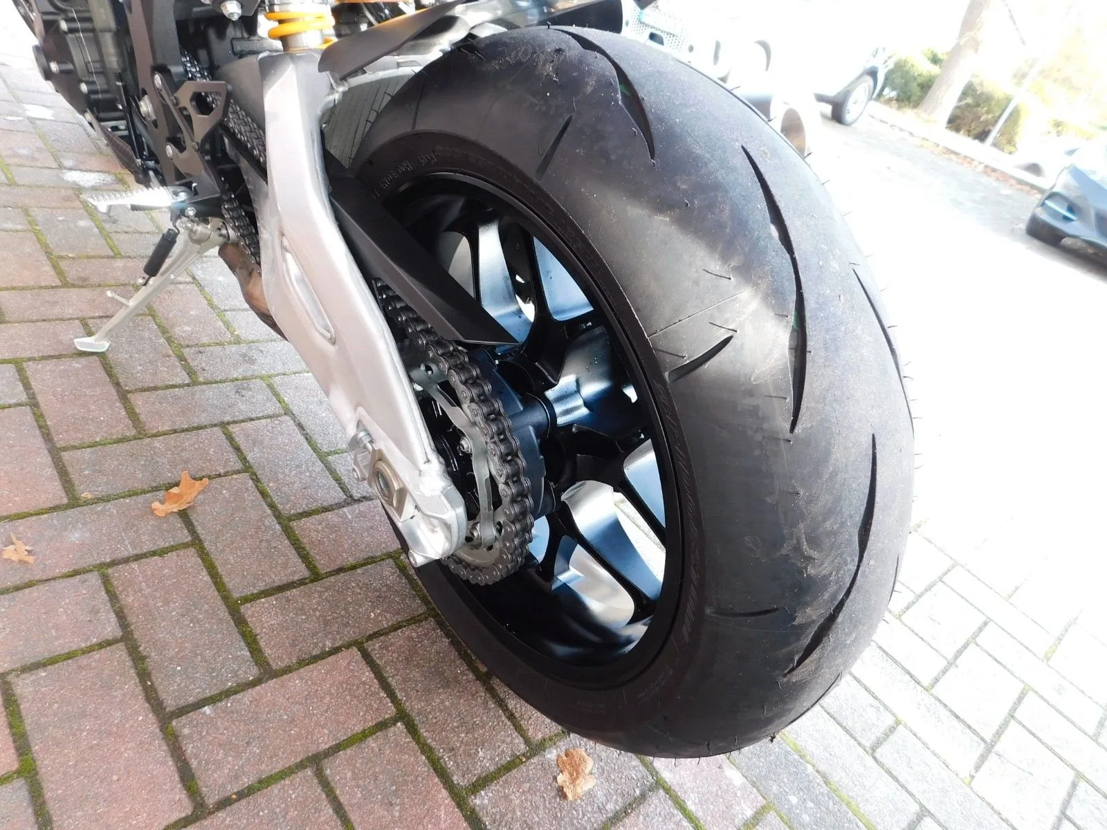 Yamaha R1M